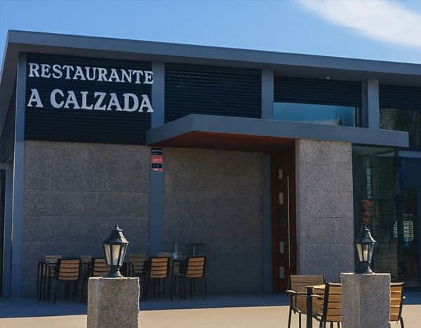 Contacta con el restaurante A Calzada